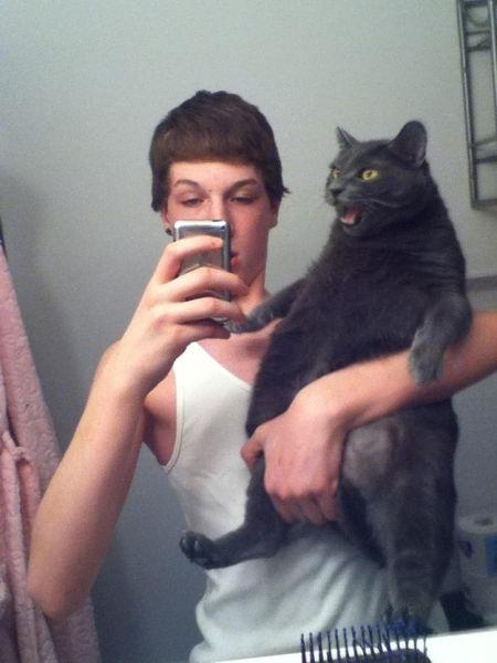 awkward-selfie-angry-cat-photo-u1