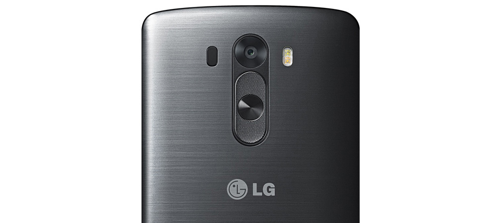 Innovation is the name of the game, and LG can give itself a pat on the back for the clever positioning of the power and volume buttons just below the camera lens