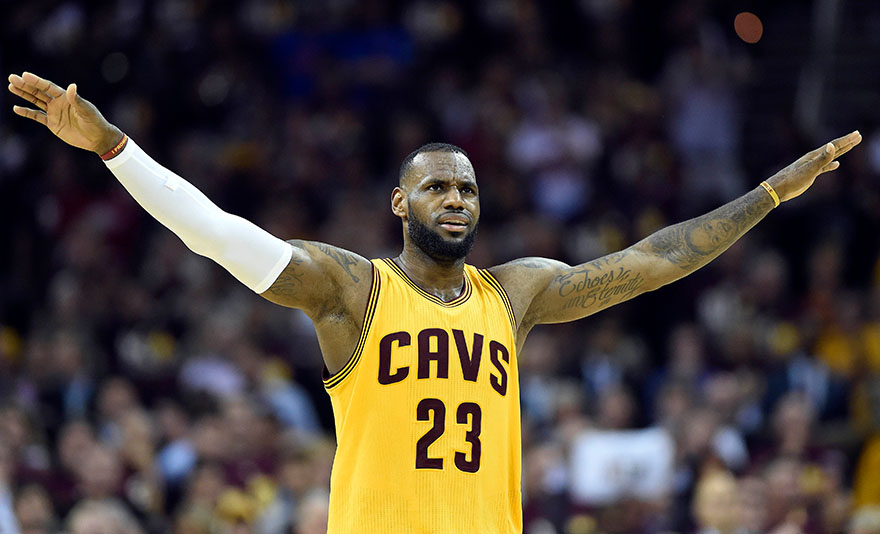 lebron-james-signs-lifetime-deal-with-nike-1