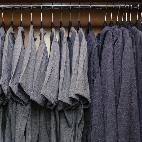 mark-zuckerberg-grey-t-shirt-outfit-1