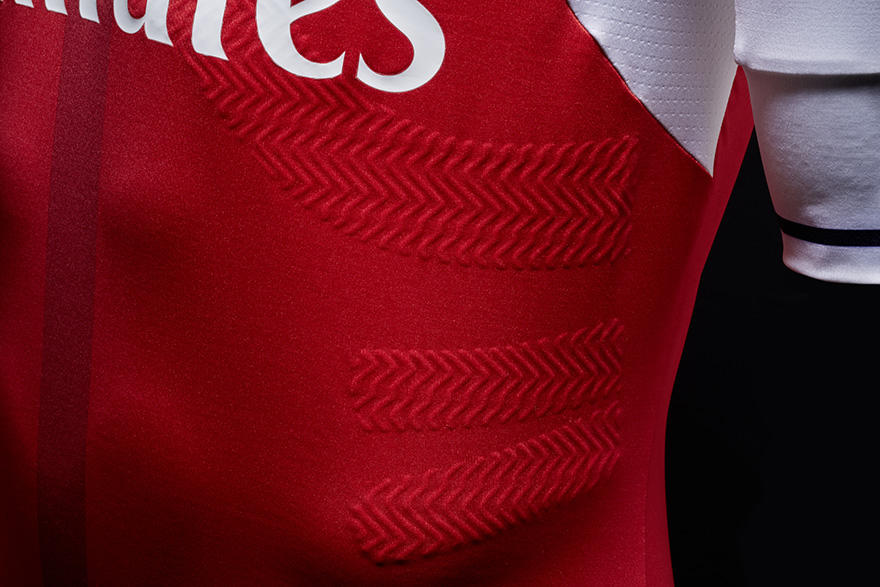 Arsenal's 2016/17 Home Kit Relives the 90s