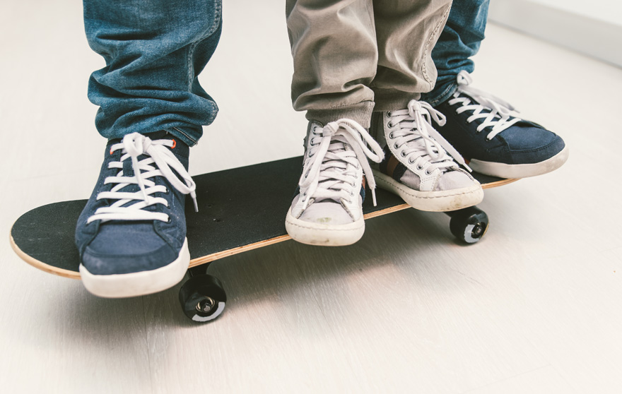 father-child-skateboarding