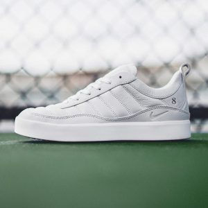 Roger Federer Receives Limited Edition Tennis Sneakers from Nike