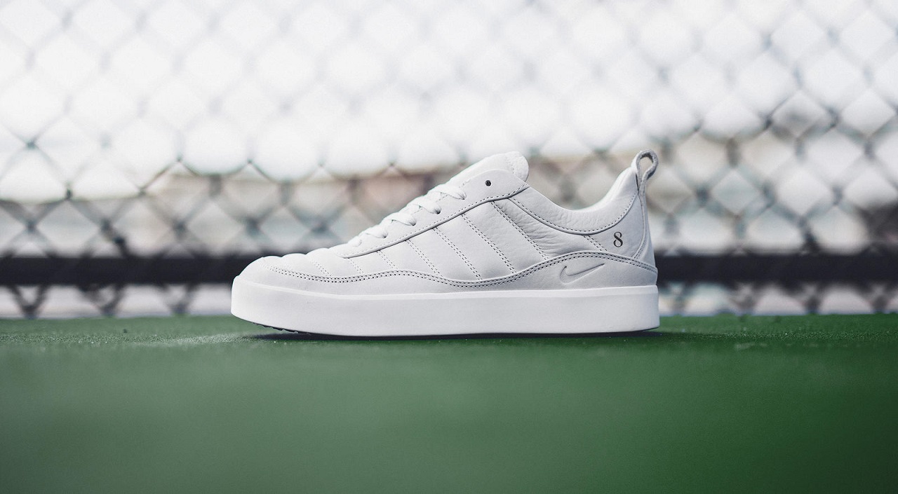 Roger Federer Receives Limited Edition Tennis Sneakers from Nike