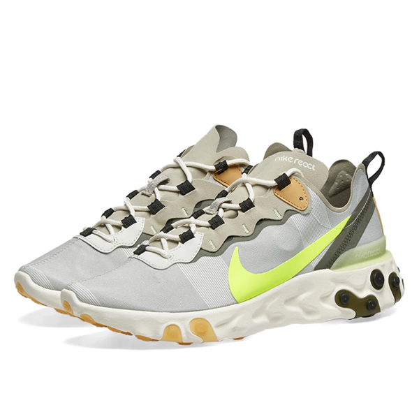 essential travel items nike element react 55