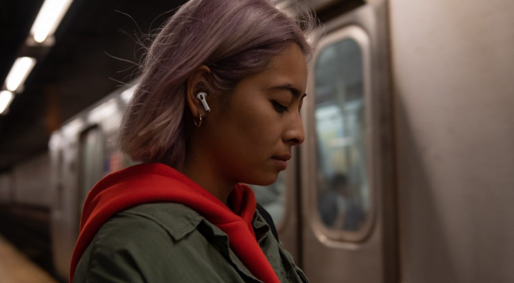 apple airpods banner 1