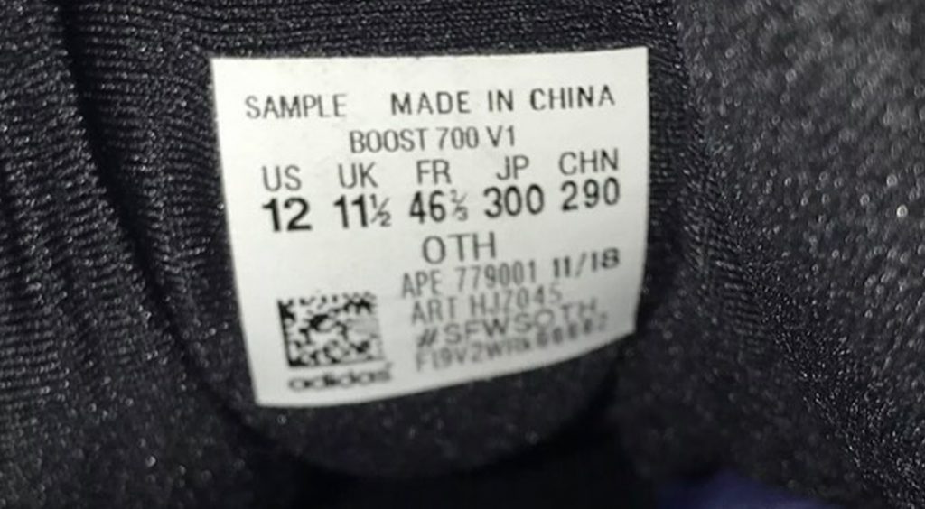 Yeezy Boost 700 CONCERT size tag