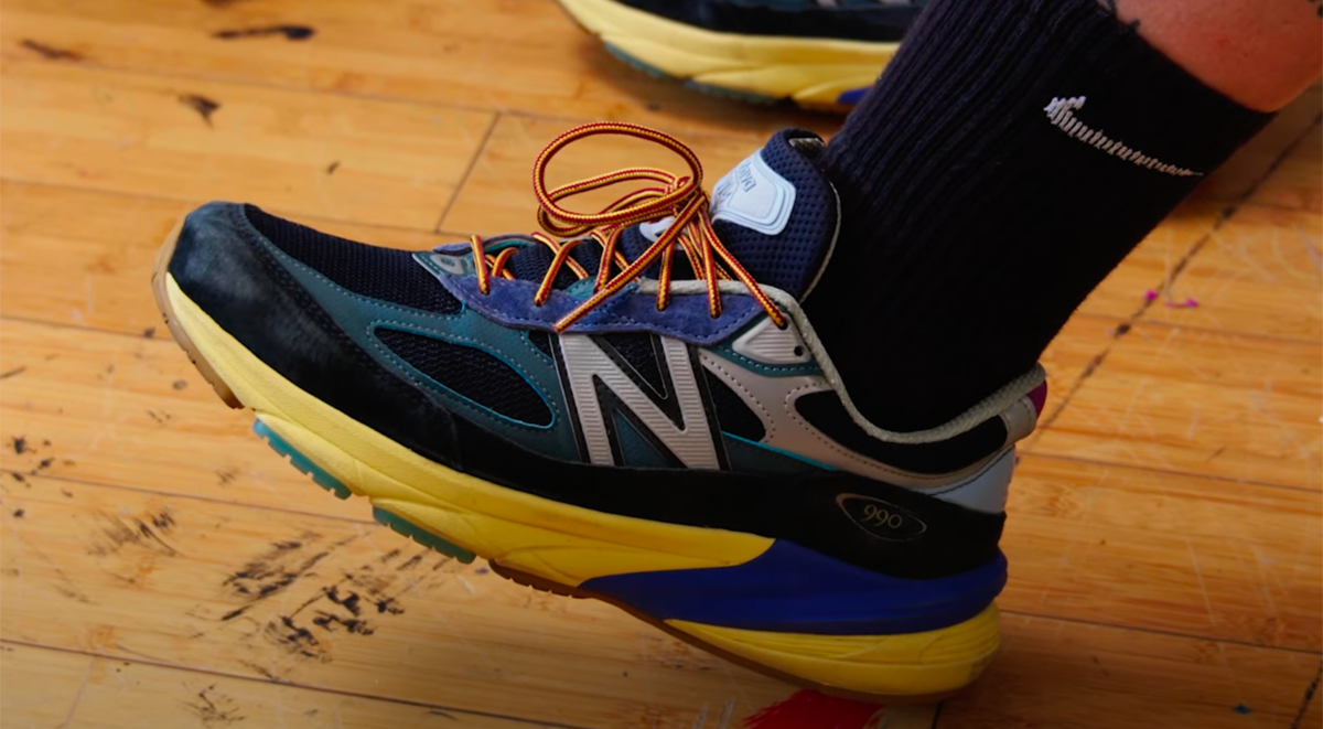 An on foot look of the Action Bronson 990v6 “Lapis Lazuli”